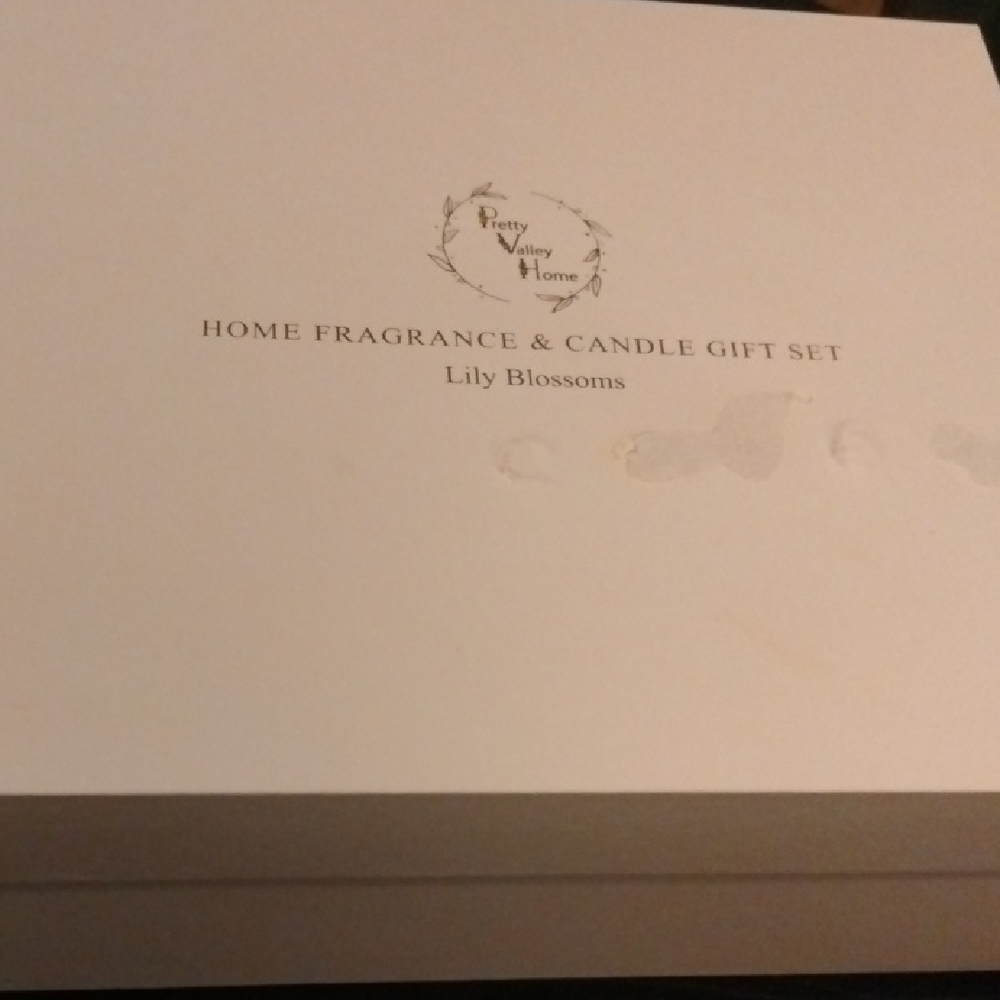 Lily Blossoms Home Fragrance & Candle Gift Set - Cream